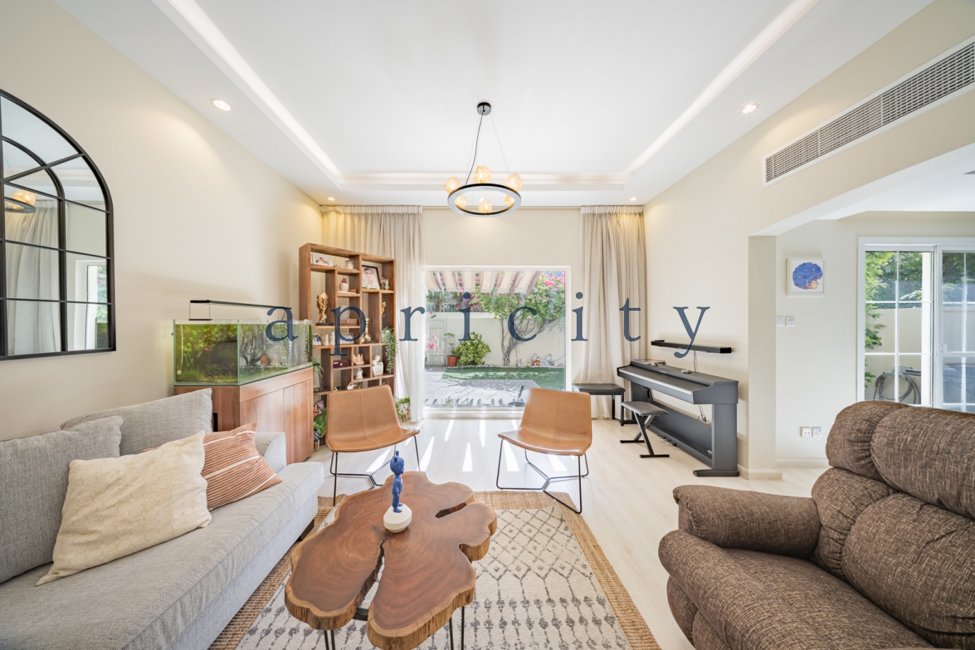 4-bed townhouse in Zulal, photo 3