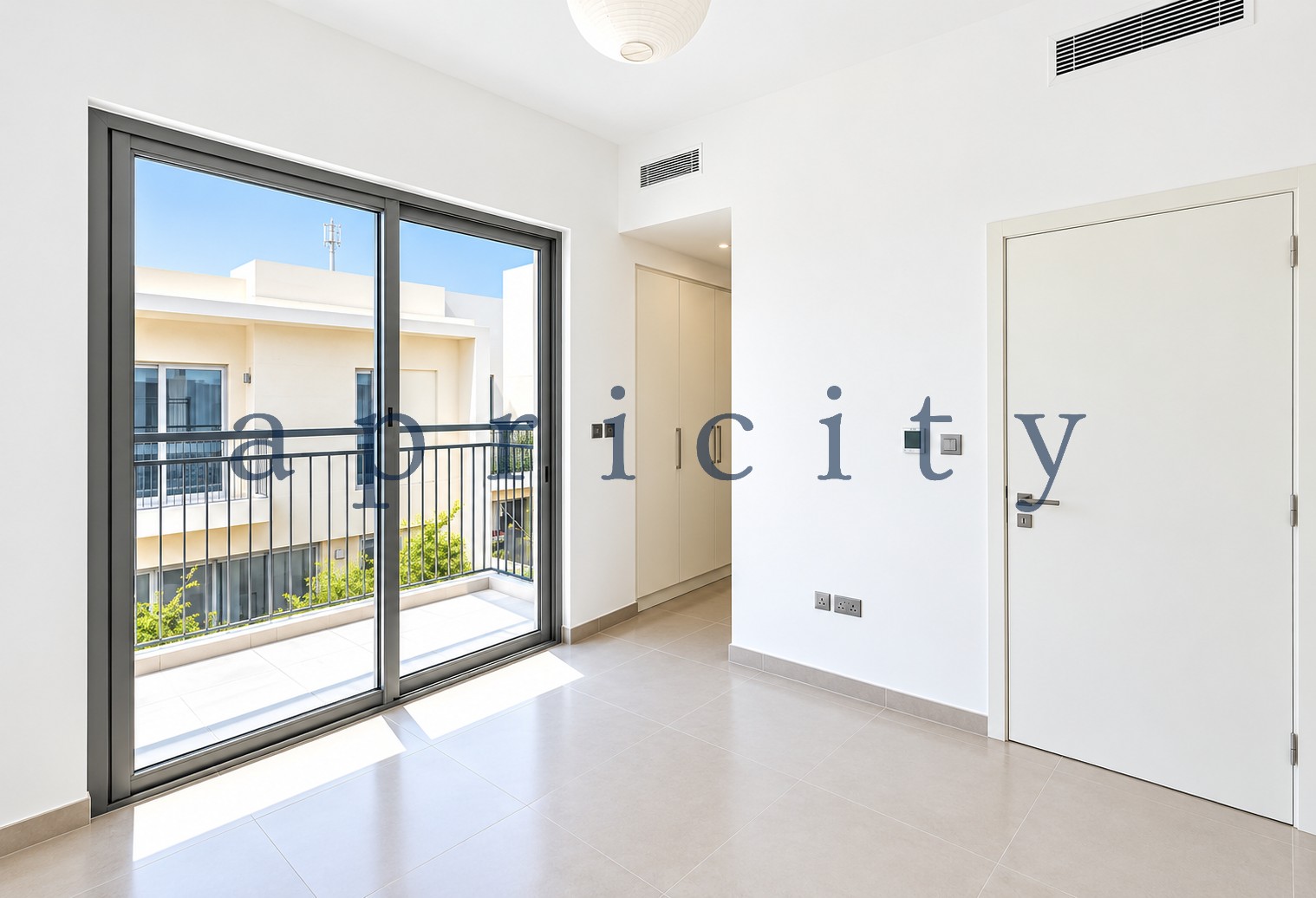 4-bed townhouse in Camelia 1, photo 7