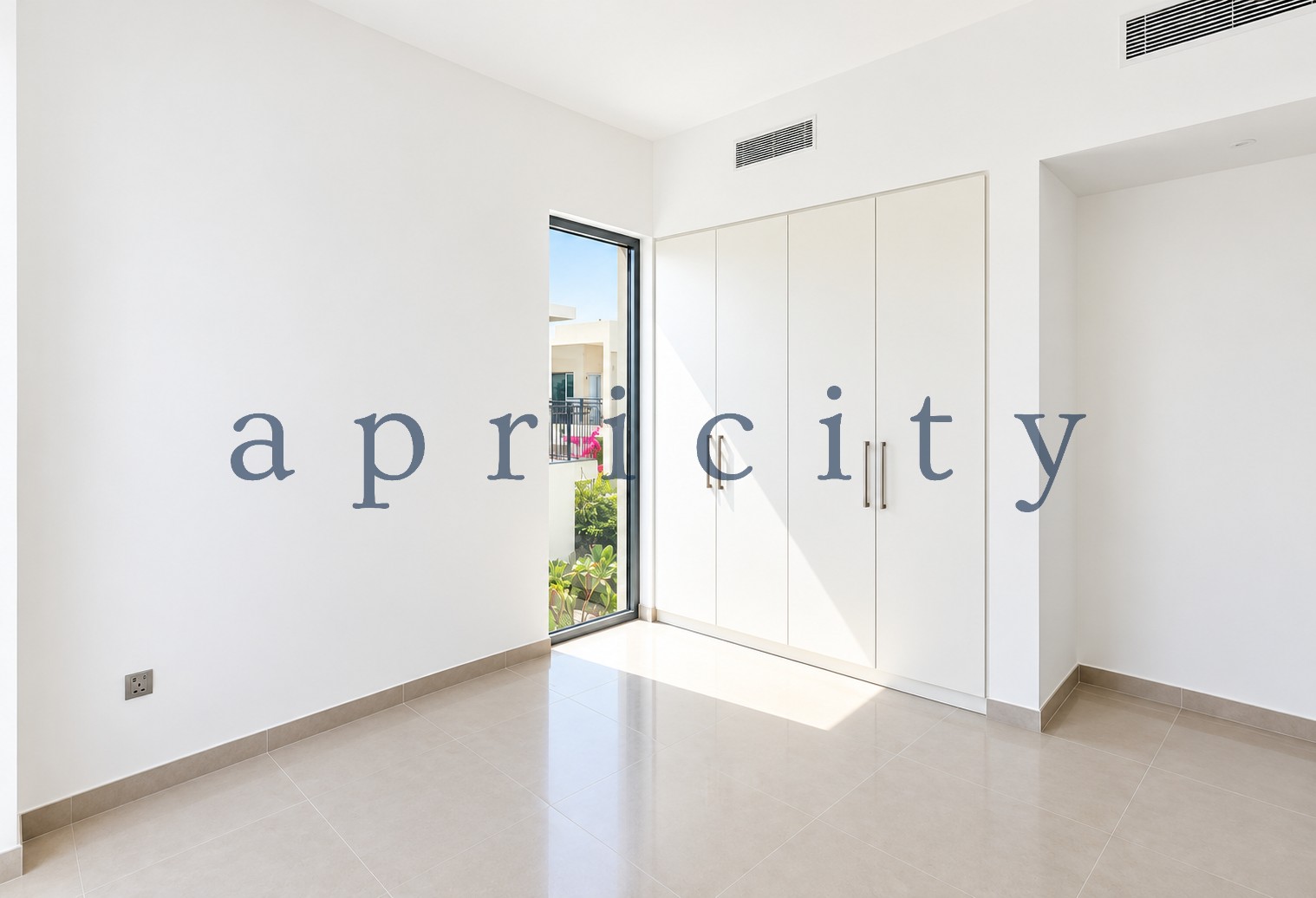 4-bed townhouse in Camelia 1, photo 9